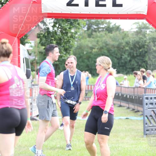 21.06.2026 - 29. Vierlanden-Triathlon Andreas Tolksdorf http://msf.ph/oto/9882050 21.06.2026 11:22:16 Ziel 220, 417, 220, 417 meine-sportfotos.de