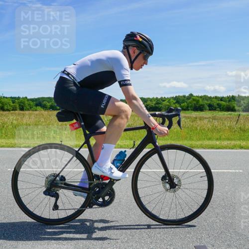 21.06.2026 - Viking Triathlon Michael Burmester http://msf.ph/oto/9882053 21.06.2026 13:08:45 Radfahren 207, 207, 318, 439 meine-sportfotos.de