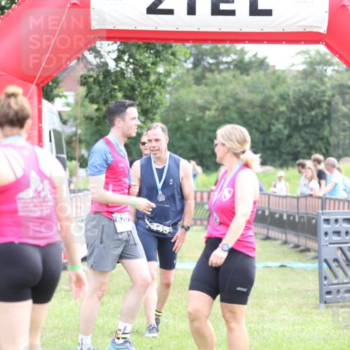 21.06.2026 - 29. Vierlanden-Triathlon Andreas Tolksdorf http://msf.ph/oto/9882068 21.06.2026 11:22:16 Ziel 220, 417, 220, 417 meine-sportfotos.de