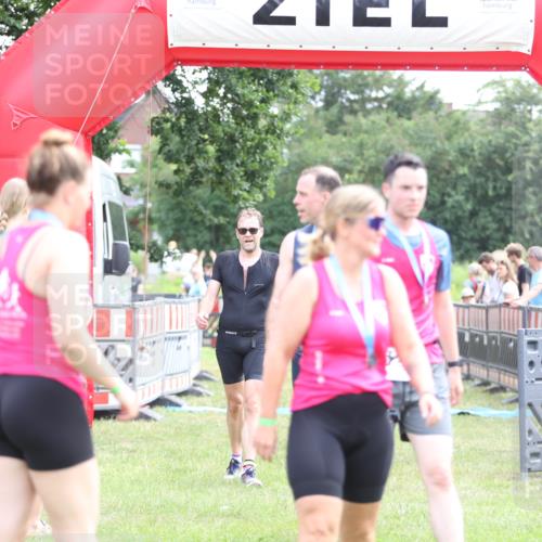 21.06.2026 - 29. Vierlanden-Triathlon Andreas Tolksdorf http://msf.ph/oto/9882084 21.06.2026 11:22:17 Ziel 220, 417, 220, 417 meine-sportfotos.de