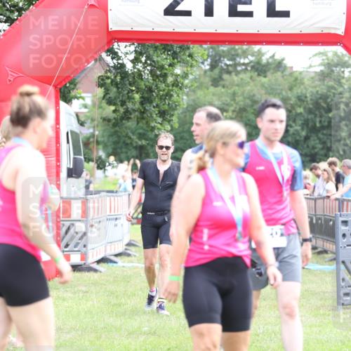 21.06.2026 - 29. Vierlanden-Triathlon Andreas Tolksdorf http://msf.ph/oto/9882098 21.06.2026 11:22:17 Ziel 220, 417, 220, 417 meine-sportfotos.de