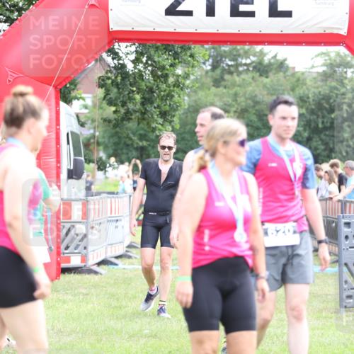 21.06.2026 - 29. Vierlanden-Triathlon Andreas Tolksdorf http://msf.ph/oto/9882112 21.06.2026 11:22:18 Ziel 220, 417, 220, 417 meine-sportfotos.de