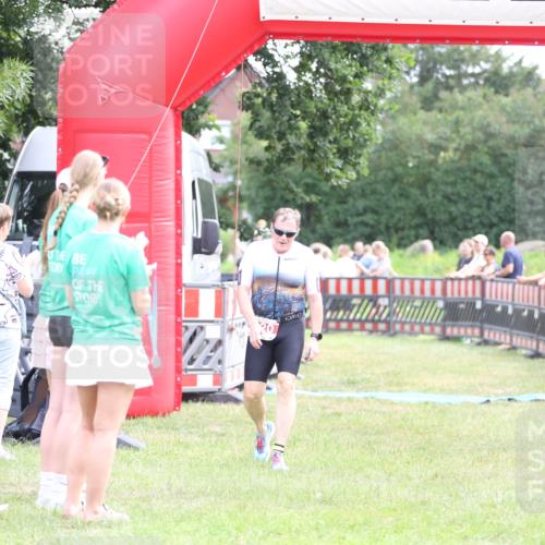 21.06.2026 - 29. Vierlanden-Triathlon Andreas Tolksdorf http://msf.ph/oto/9882154 21.06.2026 11:22:30 Ziel 220, 220 meine-sportfotos.de