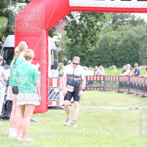 21.06.2026 - 29. Vierlanden-Triathlon Andreas Tolksdorf http://msf.ph/oto/9882170 21.06.2026 11:22:30 Ziel 220, 220 meine-sportfotos.de