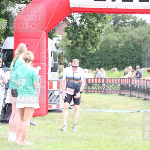 21.06.2026 - 29. Vierlanden-Triathlon Andreas Tolksdorf http://msf.ph/oto/9882184 21.06.2026 11:22:30 Ziel 220, 220 meine-sportfotos.de