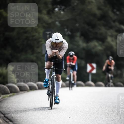21.06.2026 - 29. Vierlanden-Triathlon H.Heesch http://msf.ph/oto/9882205 21.06.2026 09:17:30 Radfahren 3, 16, 51, 127, 233 meine-sportfotos.de