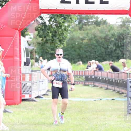 21.06.2026 - 29. Vierlanden-Triathlon Andreas Tolksdorf http://msf.ph/oto/9882236 21.06.2026 11:22:37 Ziel  meine-sportfotos.de