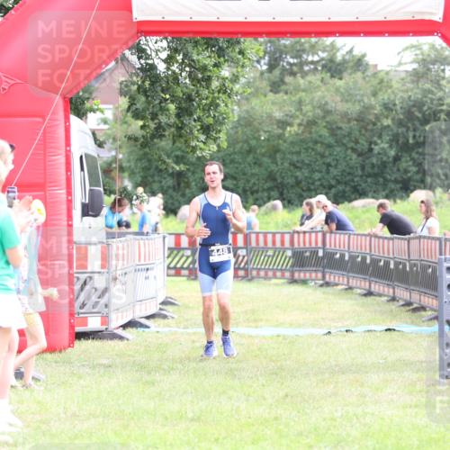 21.06.2026 - 29. Vierlanden-Triathlon Andreas Tolksdorf http://msf.ph/oto/9882286 21.06.2026 11:22:50 Ziel 448, 448 meine-sportfotos.de