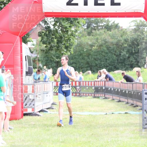 21.06.2026 - 29. Vierlanden-Triathlon Andreas Tolksdorf http://msf.ph/oto/9882336 21.06.2026 11:22:50 Ziel 448, 448 meine-sportfotos.de