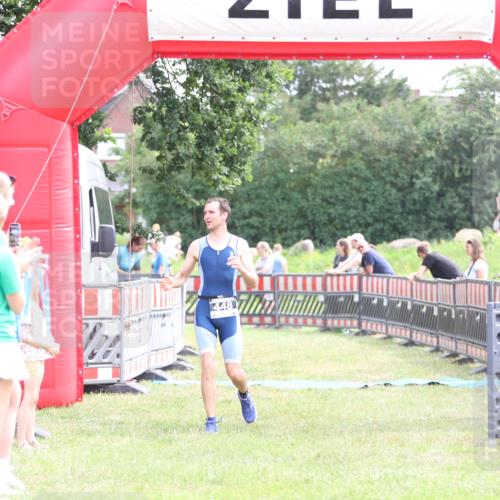 21.06.2026 - 29. Vierlanden-Triathlon Andreas Tolksdorf http://msf.ph/oto/9882344 21.06.2026 11:22:50 Ziel 448, 448 meine-sportfotos.de