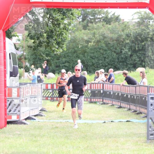 21.06.2026 - 29. Vierlanden-Triathlon Andreas Tolksdorf http://msf.ph/oto/9882360 21.06.2026 11:23:04 Ziel 443, 471, 475, 443, 471, 475 meine-sportfotos.de