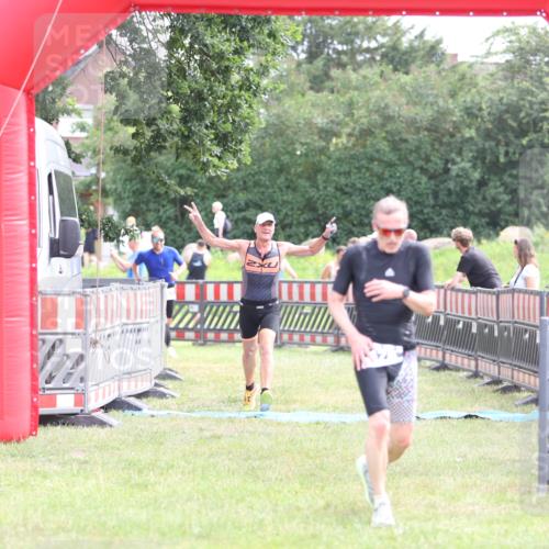 21.06.2026 - 29. Vierlanden-Triathlon Andreas Tolksdorf http://msf.ph/oto/9882458 21.06.2026 11:23:06 Ziel 443, 471, 475, 443, 471, 475 meine-sportfotos.de