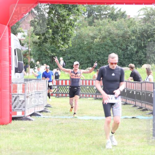 21.06.2026 - 29. Vierlanden-Triathlon Andreas Tolksdorf http://msf.ph/oto/9882465 21.06.2026 11:23:06 Ziel 443, 471, 475, 443, 471, 475 meine-sportfotos.de