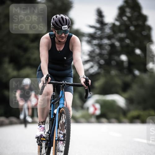 21.06.2026 - 29. Vierlanden-Triathlon H.Heesch http://msf.ph/oto/9882480 21.06.2026 10:34:37 Radfahren 92, 166, 178, 350, 363, 414, 554, 560 meine-sportfotos.de