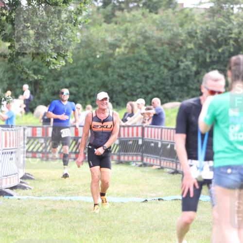 21.06.2026 - 29. Vierlanden-Triathlon Andreas Tolksdorf http://msf.ph/oto/9882482 21.06.2026 11:23:08 Ziel 443, 471, 475, 443, 471, 475 meine-sportfotos.de