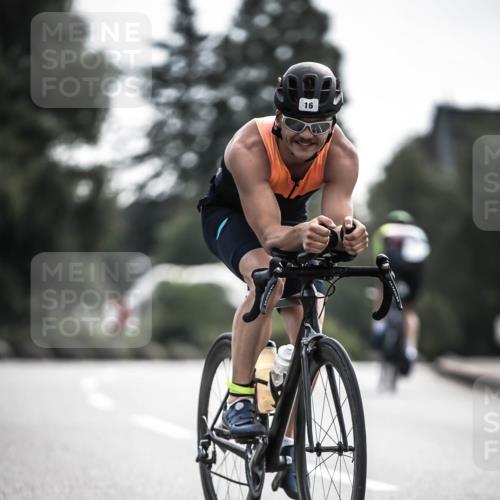 21.06.2026 - 29. Vierlanden-Triathlon H.Heesch http://msf.ph/oto/9882560 21.06.2026 09:17:34 Radfahren 16, 51, 233 meine-sportfotos.de