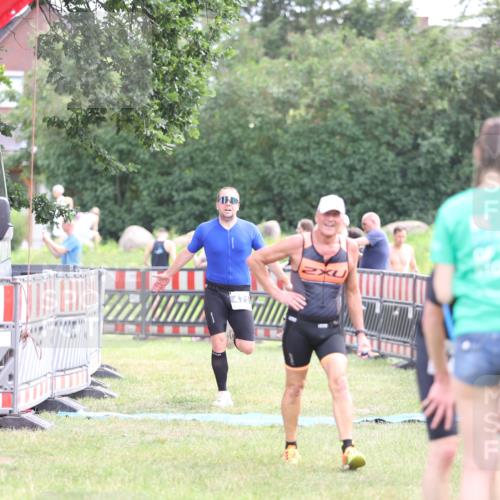 21.06.2026 - 29. Vierlanden-Triathlon Andreas Tolksdorf http://msf.ph/oto/9882566 21.06.2026 11:23:09 Ziel 443, 471, 443, 471 meine-sportfotos.de