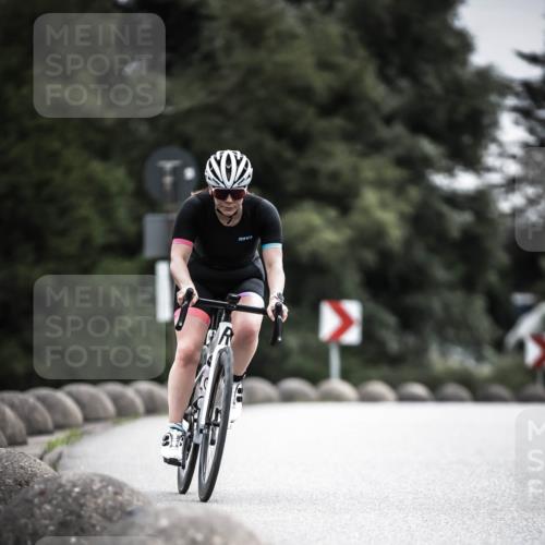 21.06.2026 - 29. Vierlanden-Triathlon H.Heesch http://msf.ph/oto/9882580 21.06.2026 10:34:39 Radfahren 166, 178, 219, 350, 363, 414, 554, 560 meine-sportfotos.de