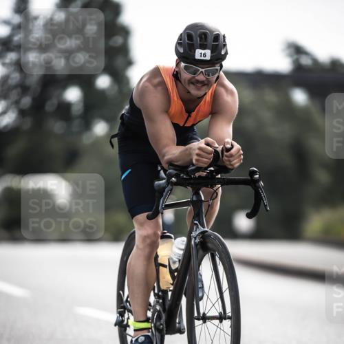 21.06.2026 - 29. Vierlanden-Triathlon H.Heesch http://msf.ph/oto/9882585 21.06.2026 09:17:34 Radfahren 16, 51, 233 meine-sportfotos.de