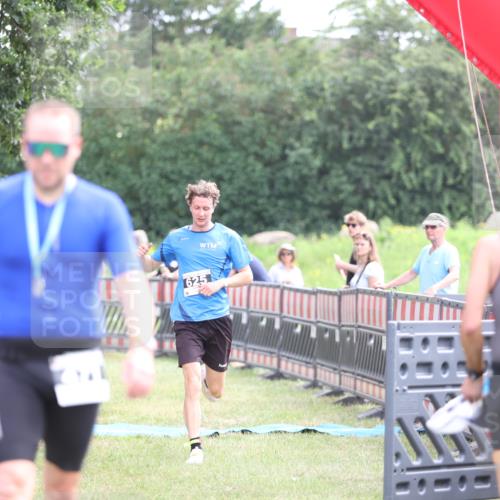 21.06.2026 - 29. Vierlanden-Triathlon Andreas Tolksdorf http://msf.ph/oto/9882694 21.06.2026 11:23:21 Ziel 625, 625 meine-sportfotos.de