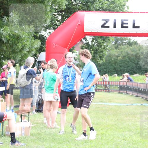 21.06.2026 - 29. Vierlanden-Triathlon Andreas Tolksdorf http://msf.ph/oto/9882789 21.06.2026 11:23:32 Ziel  meine-sportfotos.de