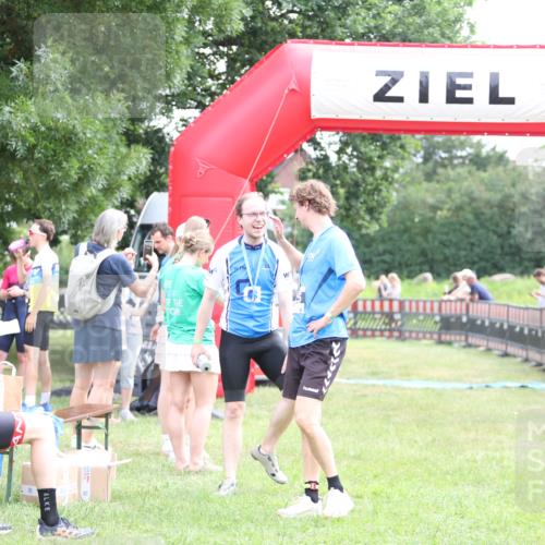 21.06.2026 - 29. Vierlanden-Triathlon Andreas Tolksdorf http://msf.ph/oto/9882797 21.06.2026 11:23:32 Ziel  meine-sportfotos.de