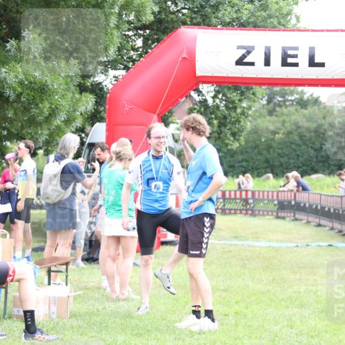 21.06.2026 - 29. Vierlanden-Triathlon Andreas Tolksdorf http://msf.ph/oto/9882812 21.06.2026 11:23:32 Ziel  meine-sportfotos.de