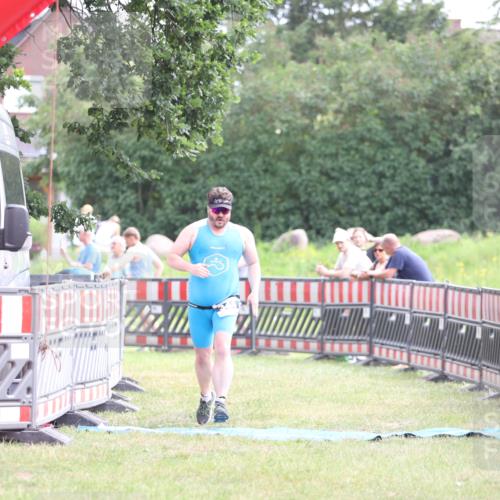 21.06.2026 - 29. Vierlanden-Triathlon Andreas Tolksdorf http://msf.ph/oto/9882876 21.06.2026 11:24:11 Ziel 344, 344 meine-sportfotos.de