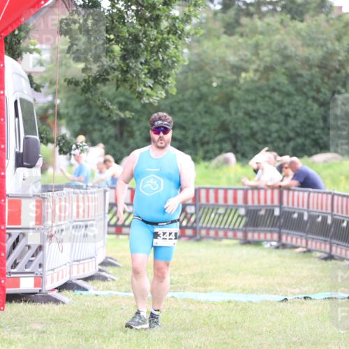 21.06.2026 - 29. Vierlanden-Triathlon Andreas Tolksdorf http://msf.ph/oto/9882953 21.06.2026 11:24:12 Ziel 344, 344 meine-sportfotos.de