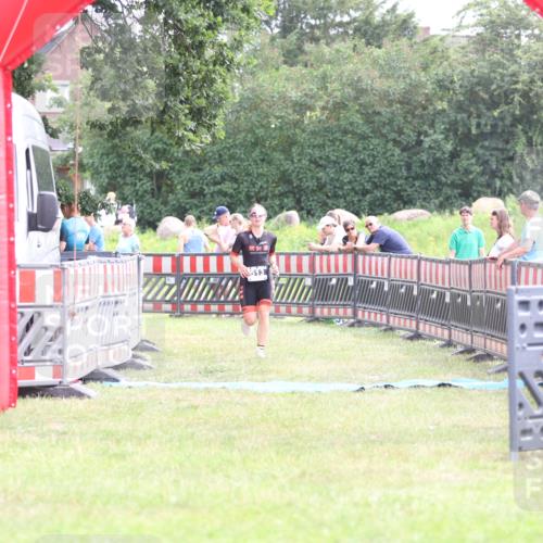 21.06.2026 - 29. Vierlanden-Triathlon Andreas Tolksdorf http://msf.ph/oto/9883039 21.06.2026 11:25:21 Ziel 513, 513 meine-sportfotos.de
