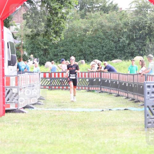 21.06.2026 - 29. Vierlanden-Triathlon Andreas Tolksdorf http://msf.ph/oto/9883059 21.06.2026 11:25:21 Ziel 513, 513 meine-sportfotos.de
