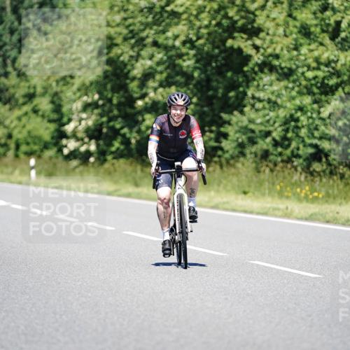 21.06.2026 - Viking Triathlon Michael Burmester http://msf.ph/oto/9883139 21.06.2026 13:55:41 Radfahren  meine-sportfotos.de