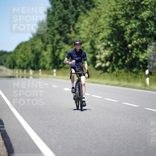 21.06.2026 - Viking Triathlon Michael Burmester http://msf.ph/oto/9883313 21.06.2026 14:01:22 Radfahren  meine-sportfotos.de