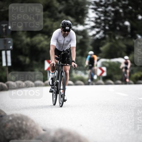 21.06.2026 - 29. Vierlanden-Triathlon H.Heesch http://msf.ph/oto/9883405 21.06.2026 10:35:24 Radfahren 43, 112, 291 meine-sportfotos.de