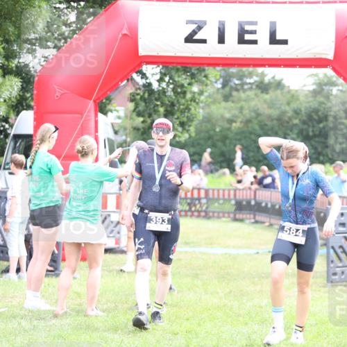 21.06.2026 - 29. Vierlanden-Triathlon Andreas Tolksdorf http://msf.ph/oto/9883442 21.06.2026 11:25:50 Ziel 357, 359, 603, 357, 359, 603 meine-sportfotos.de