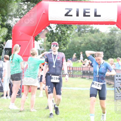 21.06.2026 - 29. Vierlanden-Triathlon Andreas Tolksdorf http://msf.ph/oto/9883479 21.06.2026 11:25:50 Ziel 357, 359, 603, 357, 359, 603 meine-sportfotos.de