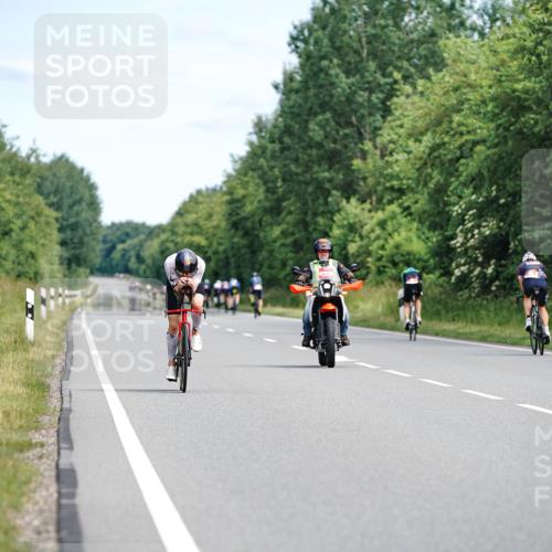 21.06.2026 - Viking Triathlon Michael Burmester http://msf.ph/oto/9883501 21.06.2026 11:01:35 Radfahren 9, 55, 154, 364, 425, 526, 634 meine-sportfotos.de