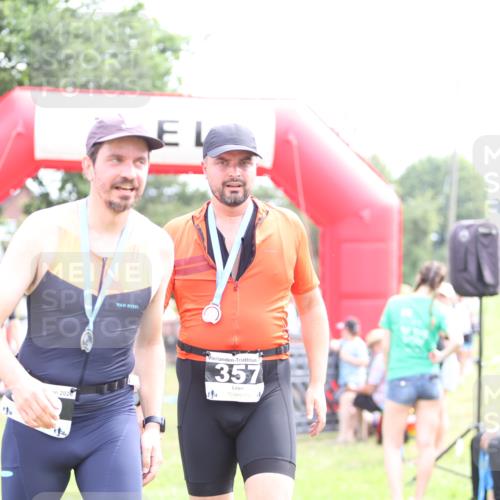 21.06.2026 - 29. Vierlanden-Triathlon Andreas Tolksdorf http://msf.ph/oto/9883529 21.06.2026 11:26:00 Ziel 477, 562, 477, 562 meine-sportfotos.de