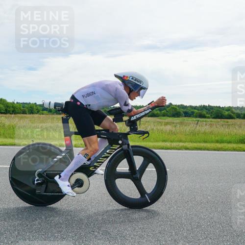 21.06.2026 - Viking Triathlon Michael Burmester http://msf.ph/oto/9883575 21.06.2026 11:05:57 Radfahren 7, 19, 25, 34, 34, 41, 72, 80, 94, 125, 150, 150, 152, 152, 259, 286, 340, 342, 438, 547, 575, 668 meine-sportfotos.de