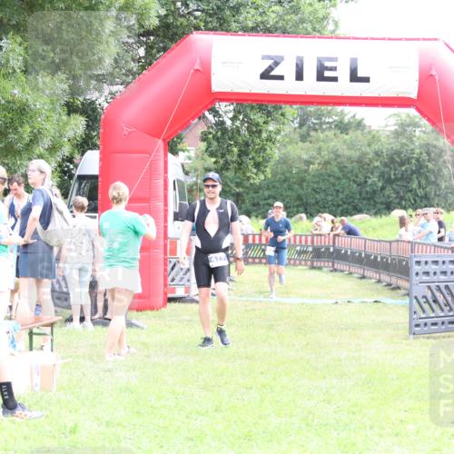 21.06.2026 - 29. Vierlanden-Triathlon Andreas Tolksdorf http://msf.ph/oto/9883615 21.06.2026 11:26:06 Ziel 477, 562, 477, 562 meine-sportfotos.de