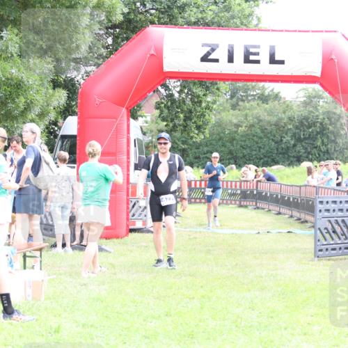 21.06.2026 - 29. Vierlanden-Triathlon Andreas Tolksdorf http://msf.ph/oto/9883621 21.06.2026 11:26:06 Ziel 477, 562, 477, 562 meine-sportfotos.de