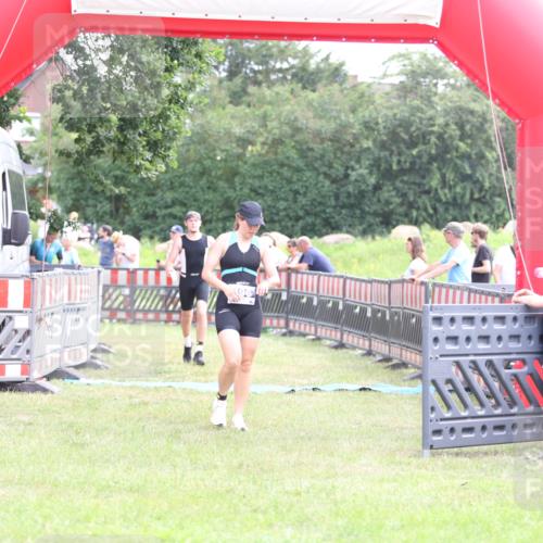 21.06.2026 - 29. Vierlanden-Triathlon Andreas Tolksdorf http://msf.ph/oto/9883656 21.06.2026 11:26:27 Ziel 496, 564, 1356, 496, 564, 1356 meine-sportfotos.de