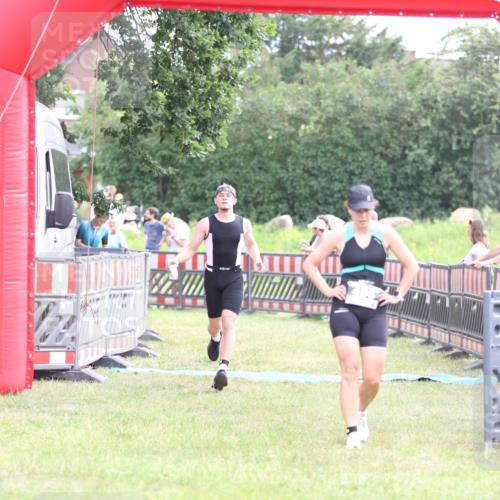 21.06.2026 - 29. Vierlanden-Triathlon Andreas Tolksdorf http://msf.ph/oto/9883702 21.06.2026 11:26:29 Ziel 496, 564, 1356, 496, 564, 1356 meine-sportfotos.de