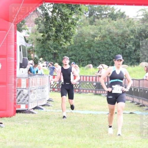 21.06.2026 - 29. Vierlanden-Triathlon Andreas Tolksdorf http://msf.ph/oto/9883772 21.06.2026 11:26:29 Ziel 496, 564, 1356, 496, 564, 1356 meine-sportfotos.de