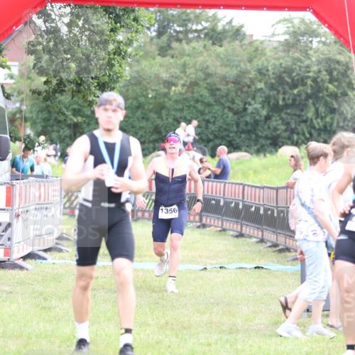 21.06.2026 - 29. Vierlanden-Triathlon Andreas Tolksdorf http://msf.ph/oto/9883874 21.06.2026 11:26:36 Ziel 536, 564, 1356, 536, 564, 1356 meine-sportfotos.de