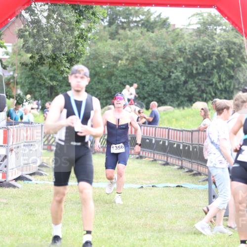 21.06.2026 - 29. Vierlanden-Triathlon Andreas Tolksdorf http://msf.ph/oto/9883880 21.06.2026 11:26:36 Ziel 536, 564, 1356, 536, 564, 1356 meine-sportfotos.de
