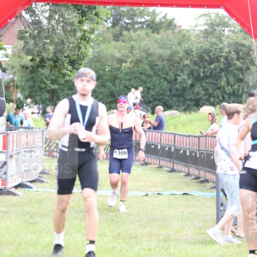 21.06.2026 - 29. Vierlanden-Triathlon Andreas Tolksdorf http://msf.ph/oto/9883888 21.06.2026 11:26:36 Ziel 536, 564, 1356, 536, 564, 1356 meine-sportfotos.de