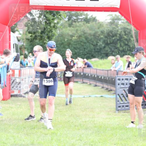 21.06.2026 - 29. Vierlanden-Triathlon Andreas Tolksdorf http://msf.ph/oto/9883946 21.06.2026 11:26:43 Ziel 526, 536, 526, 536 meine-sportfotos.de