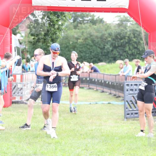 21.06.2026 - 29. Vierlanden-Triathlon Andreas Tolksdorf http://msf.ph/oto/9883953 21.06.2026 11:26:43 Ziel 526, 536, 526, 536 meine-sportfotos.de