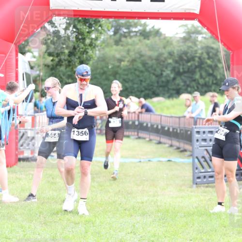 21.06.2026 - 29. Vierlanden-Triathlon Andreas Tolksdorf http://msf.ph/oto/9883973 21.06.2026 11:26:43 Ziel 526, 536, 526, 536 meine-sportfotos.de